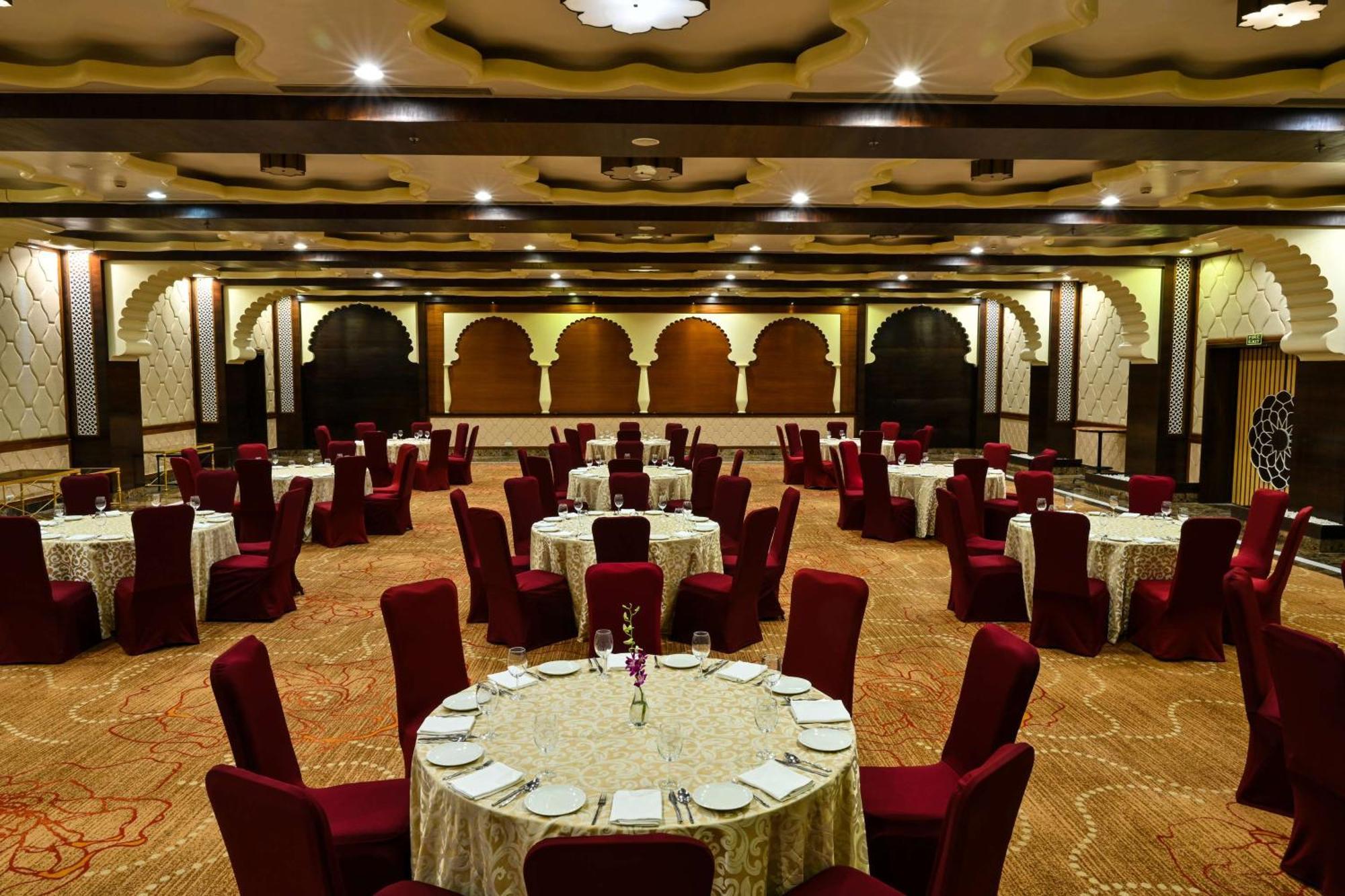 Radisson Jodhpur Hotel Jodhpur  Buitenkant foto